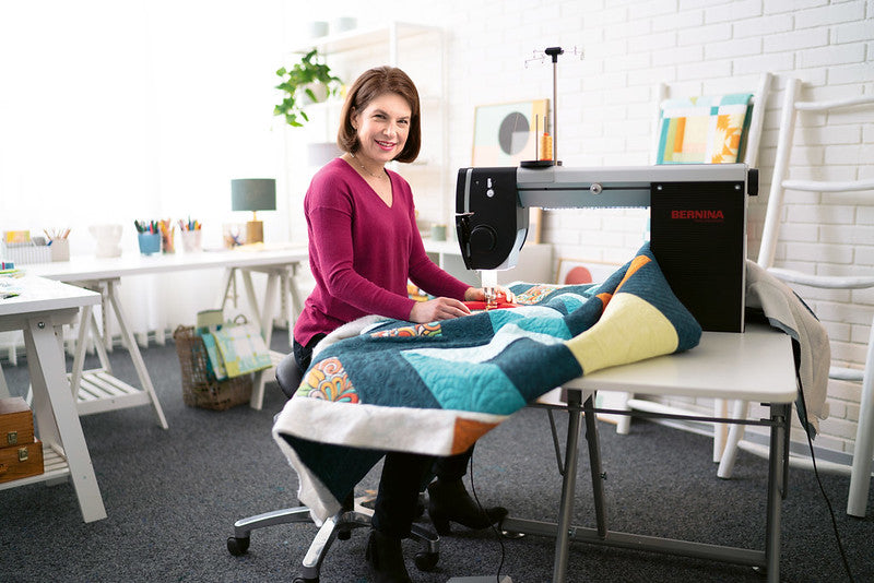 BERNINA Q16 con Mesa Plegable (Tiempo de Entrega: 16 Semanas)