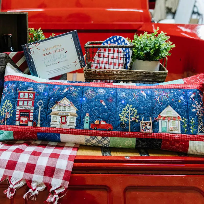 Kimberbell Main Street Celebration Bench Pillow (Archivos de Bordado)