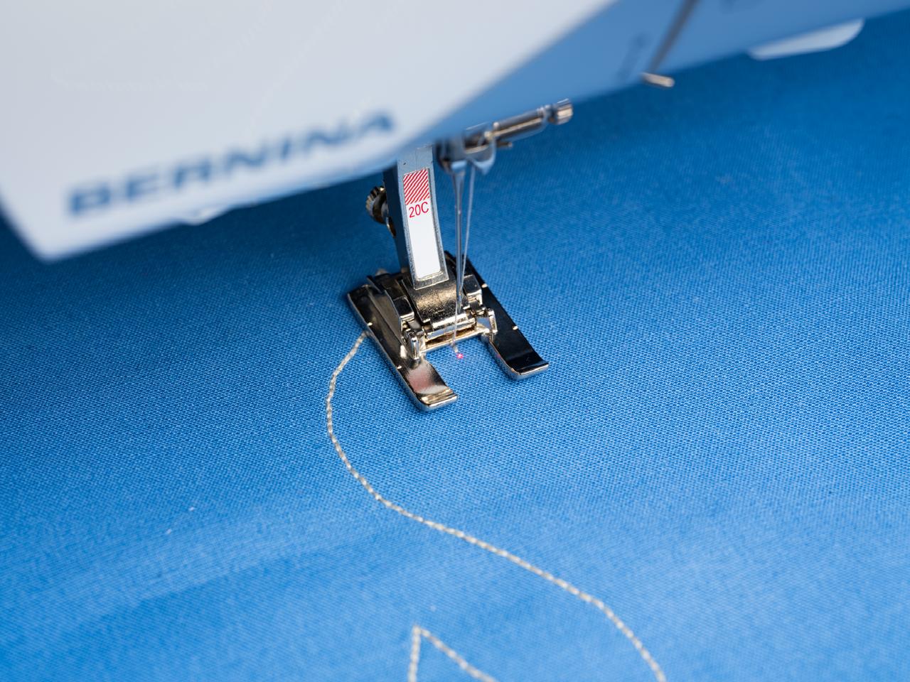 BERNINA 990 (Tiempo de entrega: 16 semanas)