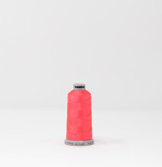1909 SPOOL ELECTRIC PINK-POLYNEON DE MADEIRA #40 (1,100 YARDAS)