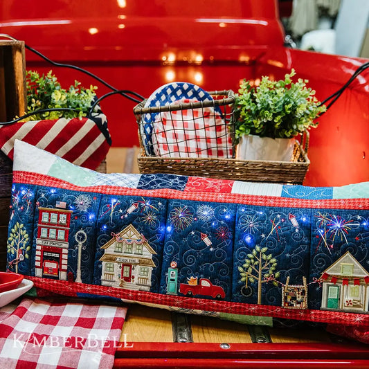 Kimberbell Main Street Celebration Bench Pillow-Fabric Kit (Kit de Telas)