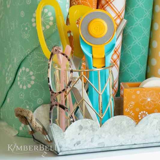 Kimberbell Designs Scalloped Metal Tray-Bandeja metálica con festones