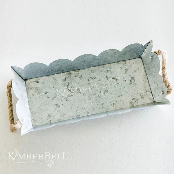 Kimberbell Designs Scalloped Metal Tray-Bandeja metálica con festones